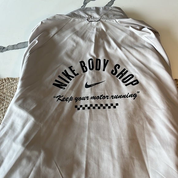 Nike running jacket - Picture 4 of 4